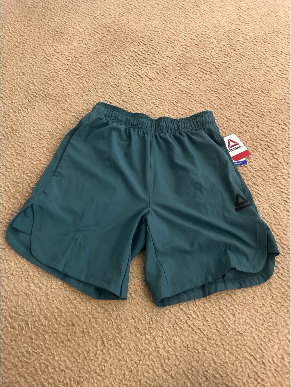C442 Shorts 7 in rebook imperfect new